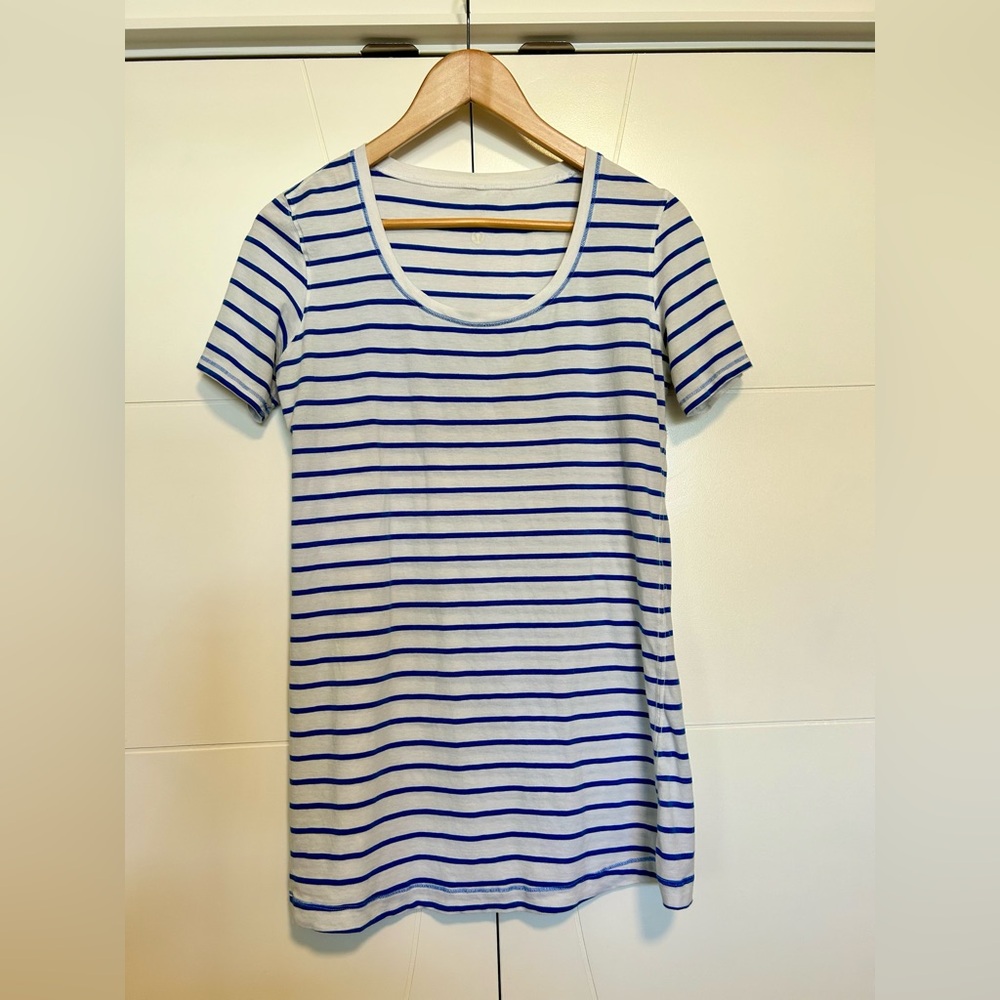 Lululemon striped t shirt. Size 8
